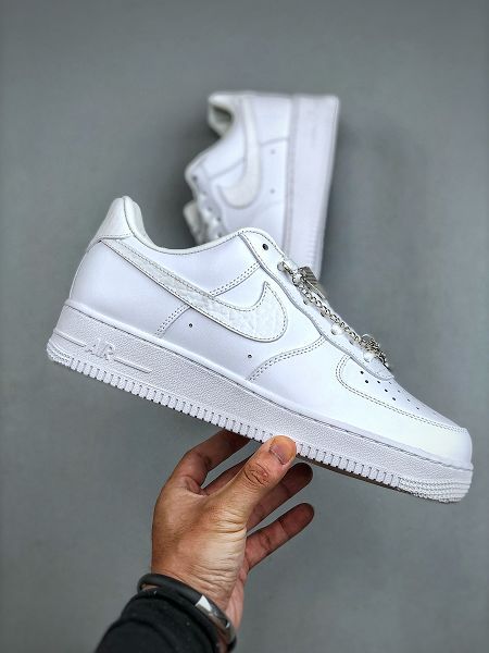 Nike AIR FORCE 1'07 空軍一號 2025新款男女生白色低幫休閒板鞋