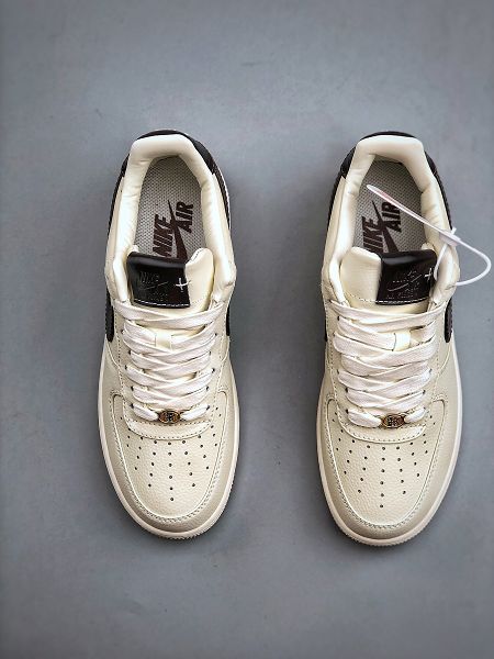 Nike AIR FORCE 1 '07 LV8 2025新款男女生米黑色 空軍一號低幫休閒板鞋