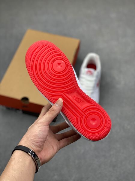 Nike Air Force 1 空軍一號系列 2023全新男女款白紅色休閒運動板鞋 