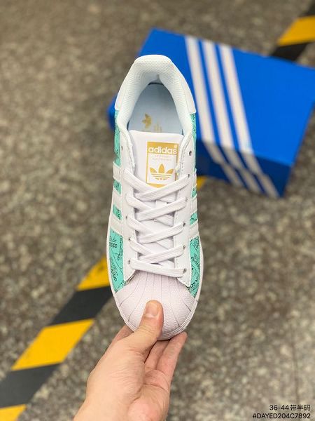 Adidas Superstar 2021新款 男女款貝殼頭反光文字品牌標休閑運動板鞋 帶半碼