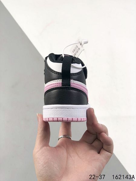 Air Jordan 1 Mid 2023全新童鞋高幫潮流文化籃球板鞋