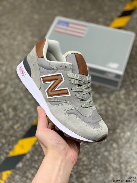 New Balance NB1300系列 2022新款 豬八革網面複古男款運動跑鞋