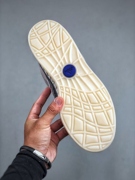 Adidas Adimatic team court 麵包鞋 浮誇的日韓版面與鞋底 2025最新男女生休閒板鞋