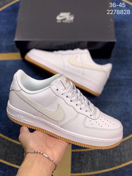 Nike Air Force Low 1 07 Reflective White 2021新款 空軍一號情侶款休閒板鞋 帶半碼