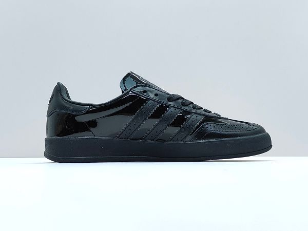 Adidas originals Gazelle Indoor 光滑黑色皮革面情侶休閒鞋