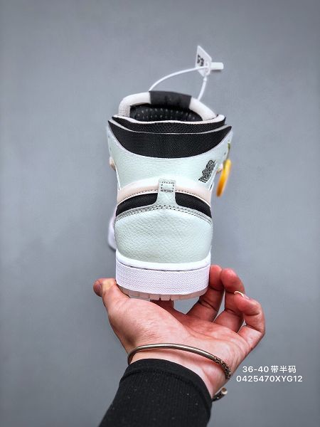 Nike Air Jordan 1 2021新款 喬丹1代高幫女款籃球鞋 帶半碼