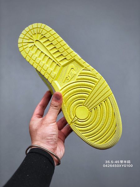 Nike Air Jordan 1 2021新款 喬丹1代米白高幫情侶款籃球鞋 帶半碼