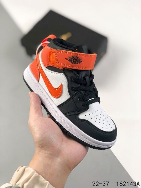 Air Jordan 1 Mid 2023全新童鞋高幫潮流文化籃球板鞋